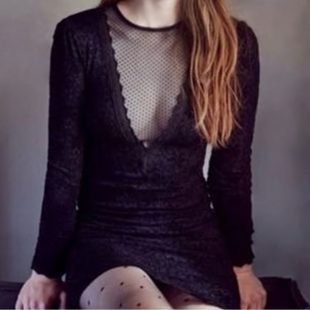 Kimchi Blue Deep V Lace Bodycon Long Sleeve Mini Dress - Picture 12 of 12